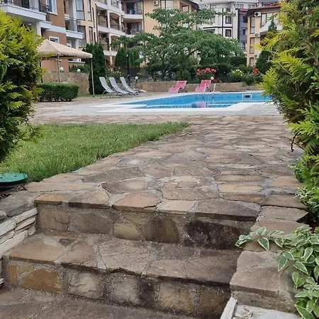 Domus Spacious Апартаменты Свети-Влас