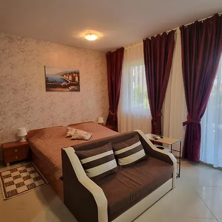 Domus Extra Apartment *